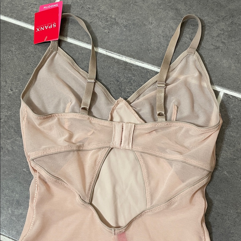 SPANX Light Control Colorblock Slip size Small - Picture 8 of 12